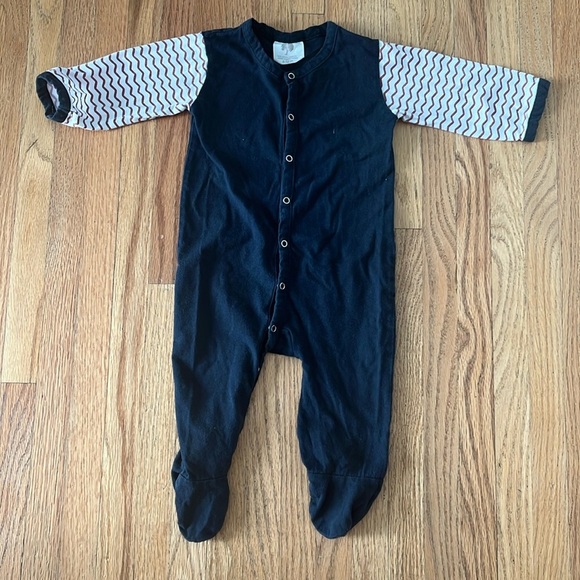 Kate Quinn Onepiece - Picture 1 of 3